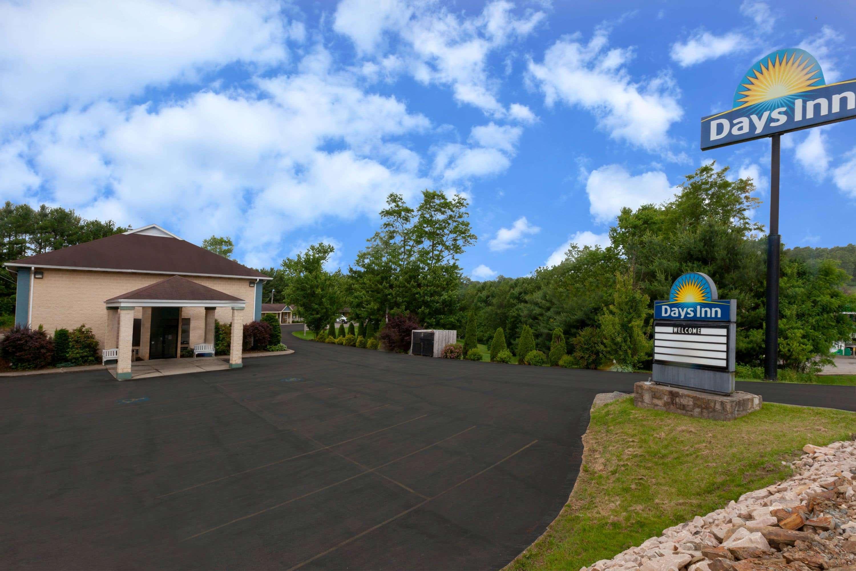 Days Inn By Wyndham Donegal Extérieur photo